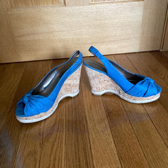 Women’s Blue Platform Wedges W9, 4.75 inch heel - Picture 5 of 6